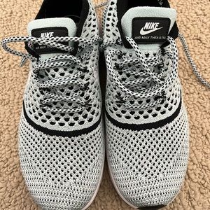 Womens Nike Air Max Sneakers- NEVER WORN